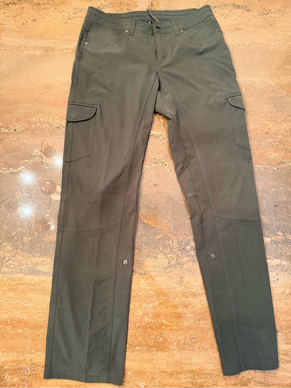 Kuhl Women's Freeflex Roll Up Straight Leg Stretch Cargo Pants in Dark Moss NWOT